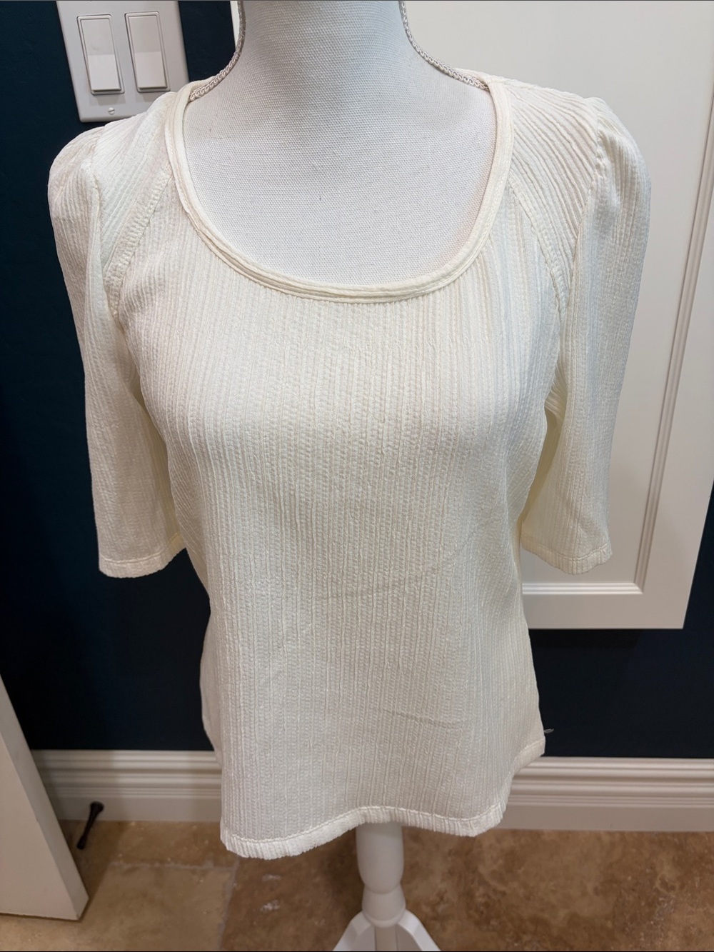 Max Studio London 3/4 sleeve scoop neck cream colored blouse